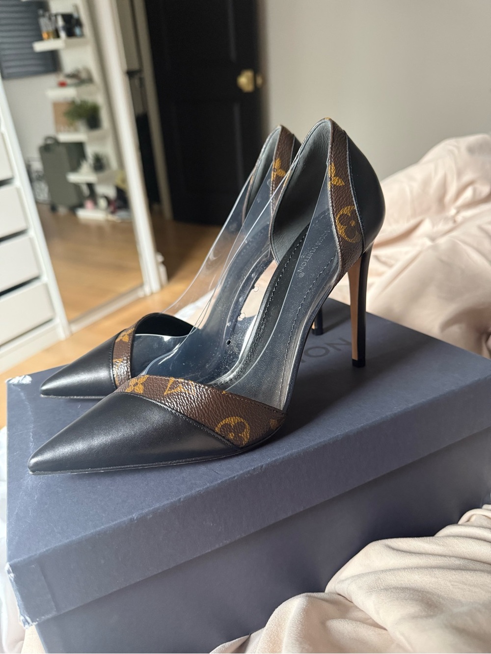 Louis vuitton Black Leather Pointed Toe Stiletto Pumps with Brown Monogram Strap